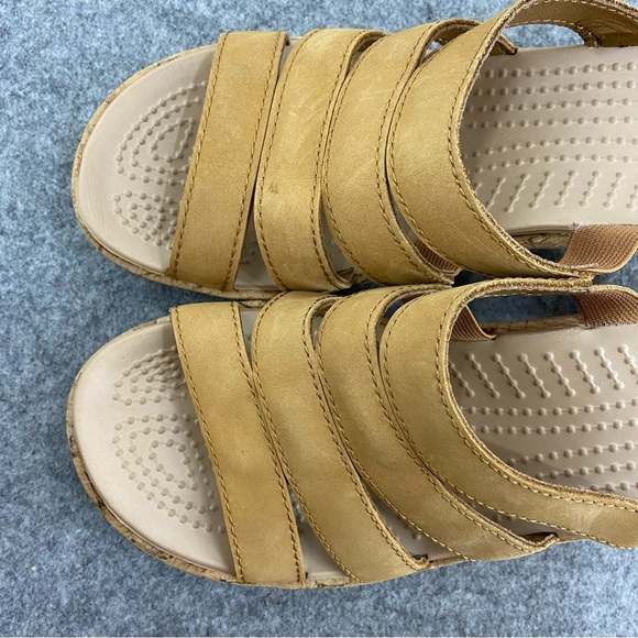 CROCS Tan Leather Like New Strappy Cork Wedges Women’s Size 9 - Picture 12 of 13